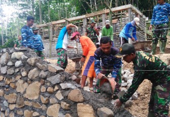 Kebersamaan Tetap Terjaga demi Selesainya TMMD 108