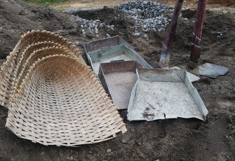 Ternyata Serok Sampah dari ANyaman Bambu Dapat Berguna