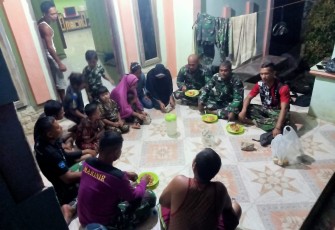 TNI Datang di Kampung Terisolir Perbatasan Langkat-Aceh,Anak-anak Batu Jongjong Langsung Pakaian Loreng