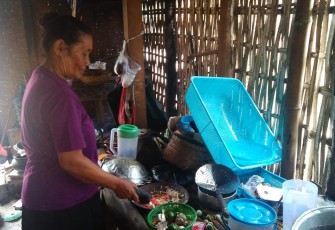 Bu Misri Ungkapkan Terimakasih Kepada Satgas dan Warga dengan Cara Ini