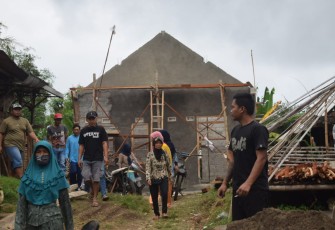 Mukidi : “Puji Syukur Rumahku Hampir Jadi”