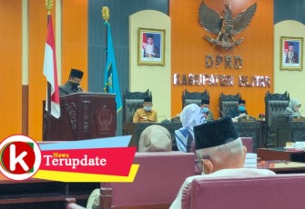 Rapat Paripurna DPRD Kabupaten Blitar, Selasa 7 Juli 2020. (foto: Faisal NR / Klikwarta.com) 