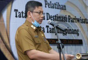 Sekretaris Daerah Kota Tanjungpinang Drs. Teguh Ahmad Syafari M.Si