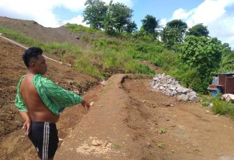 Lokasi proyek yang bersampingan dengan rumah warga