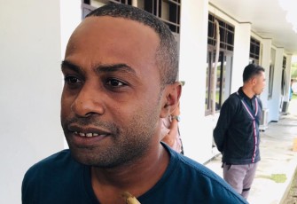 Mantan pemain Persiram Frans Freno Sauyai