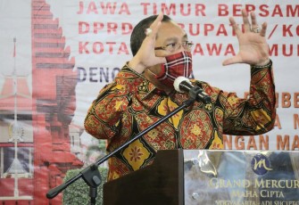 Wakil Ketua DPRD Jatim Sahat Tua Simanjuntak
