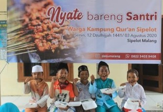 Nyate Bareng Santri dan Warga Kampung Qur’an Sipelot yang Tak Terlupakan