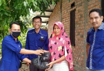 DPD Partai NasDem Batang Hari Bagikan Daging Kurban dan Sembako