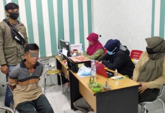 Terduga pelaku saat diamankan