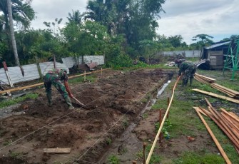 Anggota Kodim Aceh Barat Mulai Garap Pembuatan Pondasi