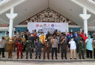 Polres Bintan Bersama TNI dan Intansi Terkait Gelar Apel Pembagian Masker Serentak