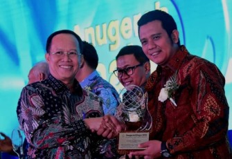 Penghargaan Bergengsi diterima Apri Sujadi