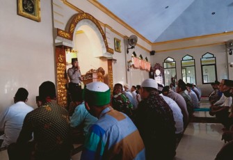 Kapolsek Limpung mengisi Khotbah Sholat Jum'at di Masjid Jami Nurul Huda Limpung Jum'at 29/9/12020 