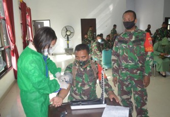 Wujudkan Kepedulian Untuk Berbagi Kepada Sesama Korem 143/HO Gelar Donor Darah