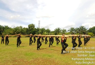 Satbrimob Polda Bengkulu Lakukan Pembinaan Fisik 