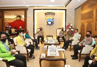 Kapolda Jateng Irjen Pol Ahmad Luthfi menemui perwakilan BEM Universitas di Jawa Tengah di ruang Kapolda Jateng Kota Semarang, Jumat 16 Oktober 2020.