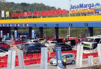 Kepadatan tol Kalikangkung saat libur panjang. Kamis (29/10/2020)