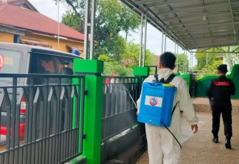 Satbrimobda Polda Bengkulu Kembali Semprot Disinfektan di Tempat Ibadah 
