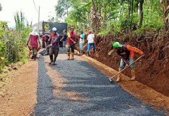 Pengerjaan Akses Jalan Poros di Desa Lemahsugih Majalengka Rampung 