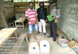 Polsek Teras Terunjam Sita Dua Jeriken Tuak