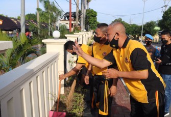 Rutinitas hari jumat dilaksanakan Apel olahraga pagi kemudian dilanjutkan dengan korve