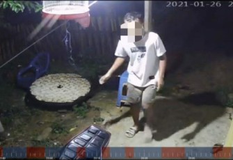 Pelaku Pencurian Burung Terekam CCTV