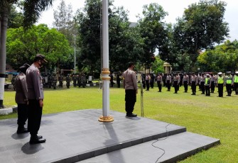 Anggota TNI POLRI Surakarta Mengikuti Apel Gelar Pasukan di Halaman Mapolresta Surakarta