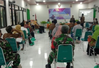 Babinsa Kelurahan Serengan Koramil 03 Serengan Kodim 0735/ Surakarta Serka Aris dan Sertu E Lau We ikuti Musrenbangkel Serengan Tahun 2021 yang bertempat di Aula SMPN 19 Jalan Ontorejo Kel. Serengan  Kecamatan Serengan  Kota Surakarta,