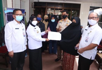 Wali Kota Tanjung Pinang Hj Rahma SIP Launching Kartu Pelanggan Gas 3 Kg