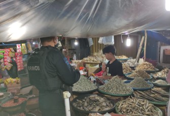  Satgas Aman Nusa Berikan Imbauan Kepada Pedagang