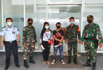 Satgas Pamtas RI-MLY Yonif 407/PK Pos Kotis berhasil mengamankan 2 Pekerja Migran Indonesia (PMI) non prosedural dari Malaysia yang kembali masuk Indonesia melalui jalur tidak resmi. PMI Ilegal tersebut diamankan saat melewati jalur tikus di Desa Sebindang, Kecamatan Badau, Kabupaten Kapuas Hulu.