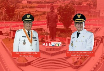 Santoso dan Tjutjuk Sunario Resmi Dilantik Sebagai Walikota dan Wakil Walikota Blitar periode 2021-2024 (foto : Faisal NR / Klik Warta) 
