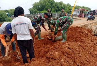 Pengerjaan Pengerukan dan Penimbunan Tanah Badan Jalan