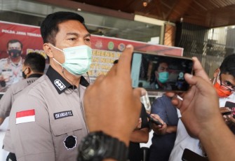 Kabid Humas Polda Jateng, Kombes Pol Iskandar Fitriana Sutisna memberikan keterangan kepada wartawan saat konferensi Pers di Mapolda
