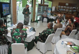 Pembukaan TNI Manunggal Membangun Desa (TMMD) ke- 110 Tahun 2021 Kabupaten Karawang dilaksanakan di Aula Makodim 0604/Karawang
