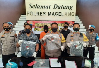 Kapolres Magelang AKBP Ronald A Purba saat melaksanakan konferensi pers