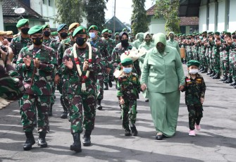 Pangdam IV/Diponegoro Mayjen TNI Rudianto secara resmi membuka kegiatan Apel Dansat Tersebar Kodam IV/Diponegoro Tahun 2021 yang dihadiri seluruh Komandan Satuan (Dansat) jajaran Kodam IV/Diponegoro. Acara yang digelar selama dua hari (29-30 Maret 2021)  di laksanakan di Mako Rindam IV/Diponegoro,  Jl. Pahlawan No. 133, Magelang. Senin (29/3/2021).