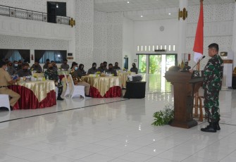 Kasdam IV/Diponegoro Brigjen TNI Widi Prasetijono mewakili Pangdam IV/Diponegoro membuka kegiatan Rapat Anggota Tahunan (RAT) ke-52 Pusat Koperasi Kartika Diponegoro tutup buku Tahun 2020 di Balai Diponegoro, Jl. Perintis Kemerdekaan, Watugong, Senin (29/03/2021).