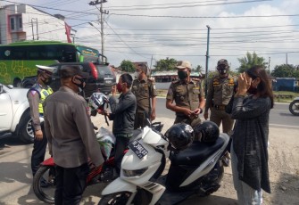 Gabungan TNI-Polri dan Satpol-PP Pringsewu Gelar Operasi Prokes Covid-19