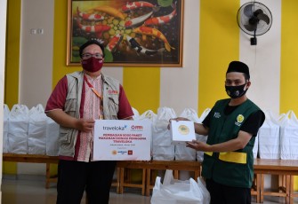 Pembagian Paket Makanan