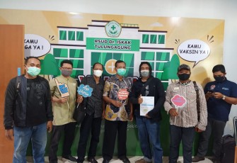 Wartawan Tulungagung Menerima Suntikan Vaksin Tahap Pertama 