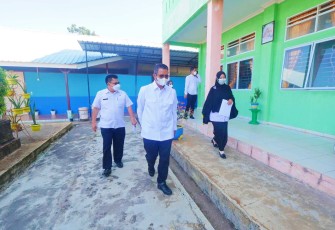 Bupati Inginkan Adanya Sekolah Unggulan Di Bintan