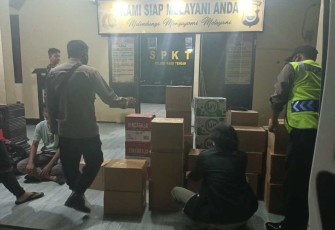 Gabungan Personil Polsek Kaur Tengah dan Koramil Amankan Mobil Bermuatan Miras