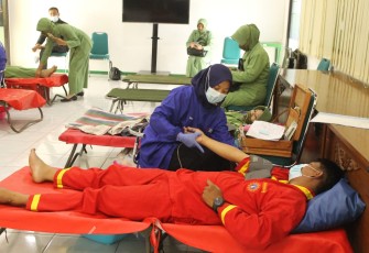 Persit Kartika Chandra Kirana Cabang XLVI Kodim 0725/Sragen laksanakan donor darah