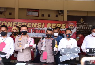 Kapolres Brebes AKBP Gatot Yulianto menyampaikan kepada media dalam konferensi Pers