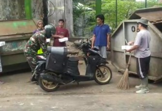 Rasa kepedulian selama bulan suci ramadhan Babinsa Koramil 16/Tingkir Kodim 0714/Salatiga semangat untuk berbagi, terlebih disaat suasana keprihatinan musibah pandemi virus corona. Senin (26/04/2021).