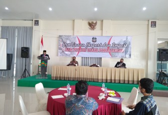 Walikota Santoso Berikan Sambutan Pengarahan Kepada Pengusaha Muda di Acara Pembekalan Eksport Import Kepada Pelaku Usaha Perdagangan. Selasa (6/4/2021). (foto : Faisal NR / Klikwarta.com) 