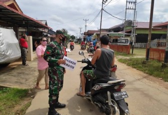 Babinsa jajaran KODIM 1206/PSB bagikan masker