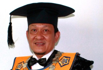 Guru besar Bidang Ilmu Hukum Pidana Universitas Bengkulu Prof Dr Herlambang SH MH
