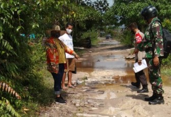 Banjir Musiman Landa Kelurahan Marang, Babinsa dan Bhabinkamtibmas Sigap Terjun Kelapangan